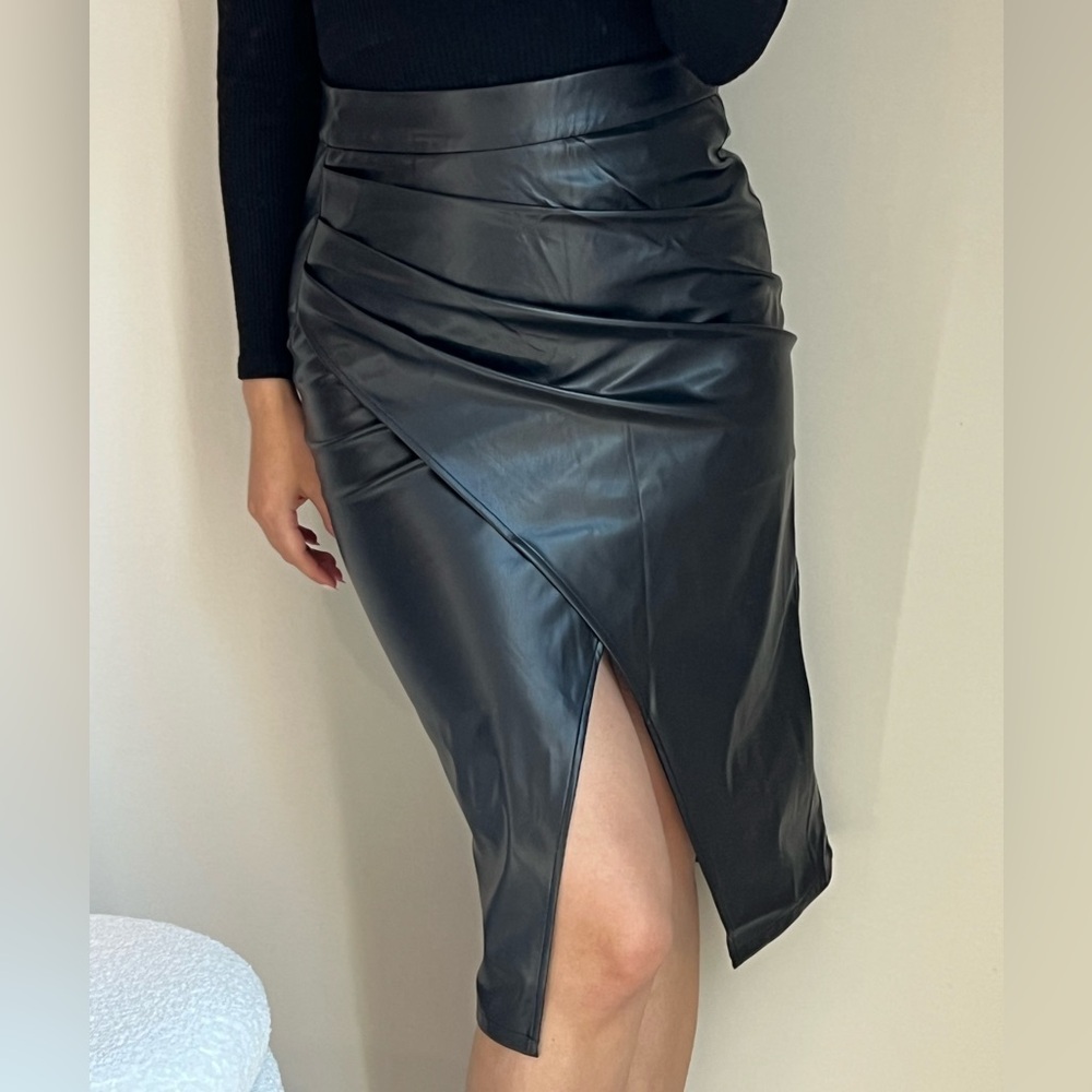 Commense Black Leather Pencil Skirt XS new with tags